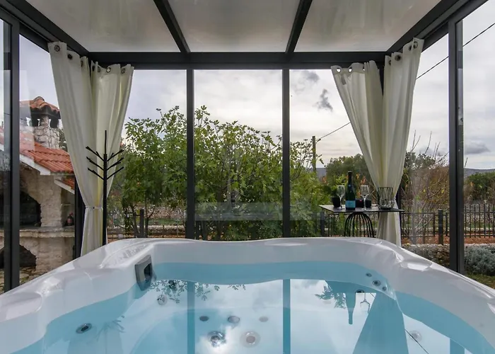 Ive Winter Villa Podumci